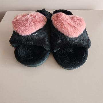 Fluffy Heart Slippers [PINK/BLACK]
