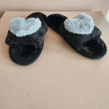 Fluffy Heart Slippers [BLUE/BLACK]