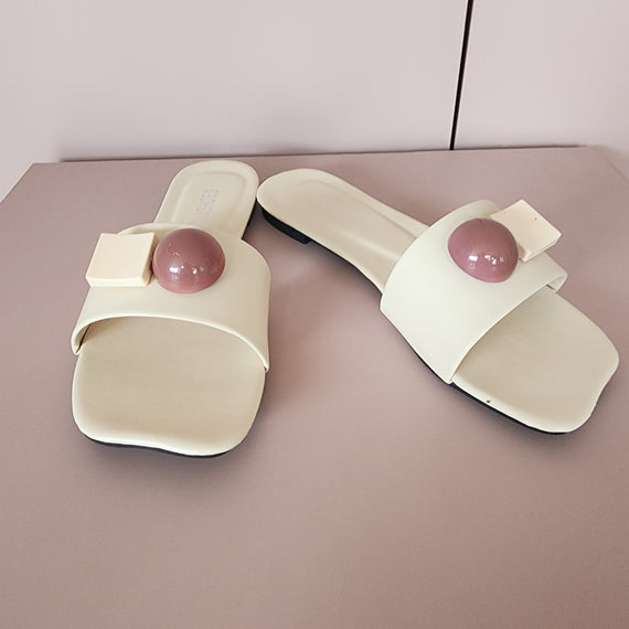 Buttons Slippers [WHITE]